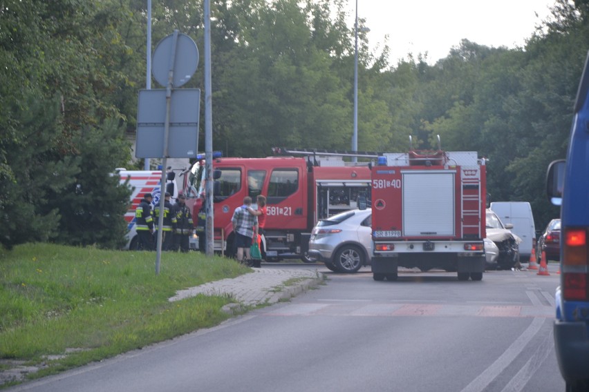 Na Obwiedni Południowej zderzyły się honda i volkswagen