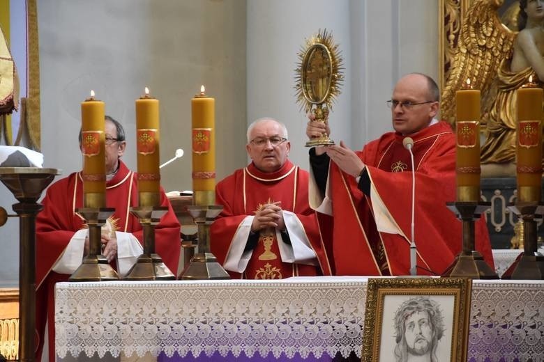 Ważna zmiana. Ojciec Dariusz Malajka po 12 latach odchodzi ze Świętego Krzyża. Pożegnalna msza w niedzielę o 15 [ZDJĘCIA]