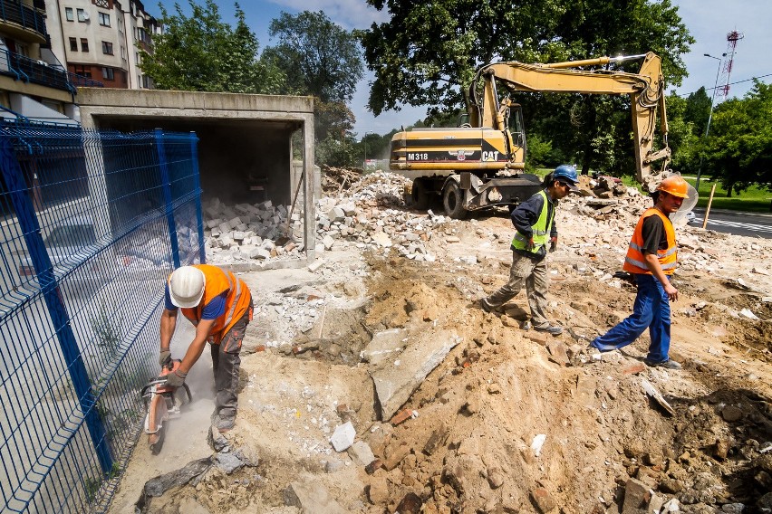 Wczoraj wyburzona została kamienica przy ul Kujawskiej 40 w...