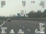 Jechał 200 km/h po autostradzie. Policji tłumaczył: "Nie czułem prędkości" (WIDEO)