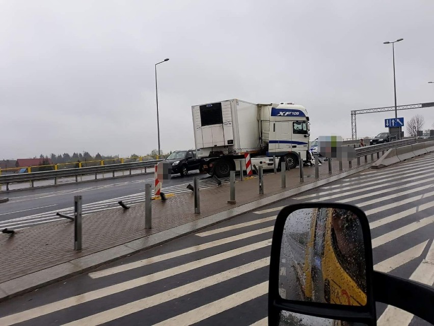 - Ze wstępnych ustaleń wynika, że kierujacyTIR-em stracił...