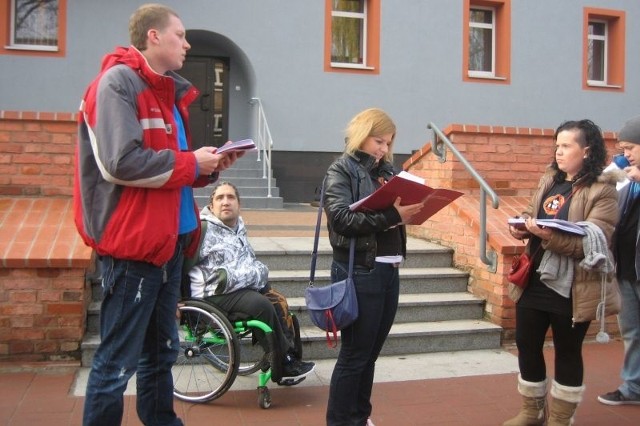 Studenci zbierali podpisy w centrum miasta. - Gdyby akcja trwała dłużej, mielibyśmy ich znacznie więcej - mówili.