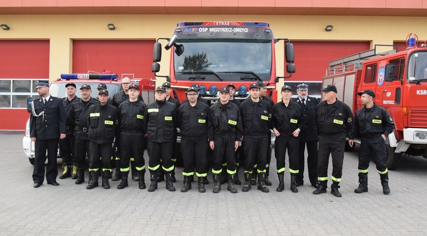 Nowy samochód strażacki rozpoczął służbę w OSP Międzyrzecz-Obrzyce [WIDEO, ZDJĘCIA] 