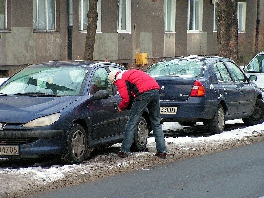 Choć liczba kradzieży samochodów w Łodzi spada rok rocznie,...