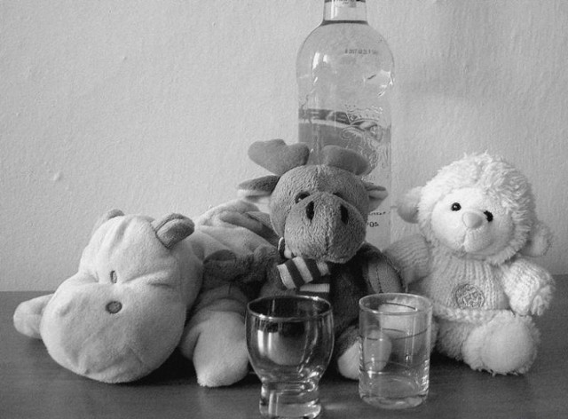 Pijana matka opiekowała się 5-letnim i rocznym dzieckiem w Czarnej Białostockiej