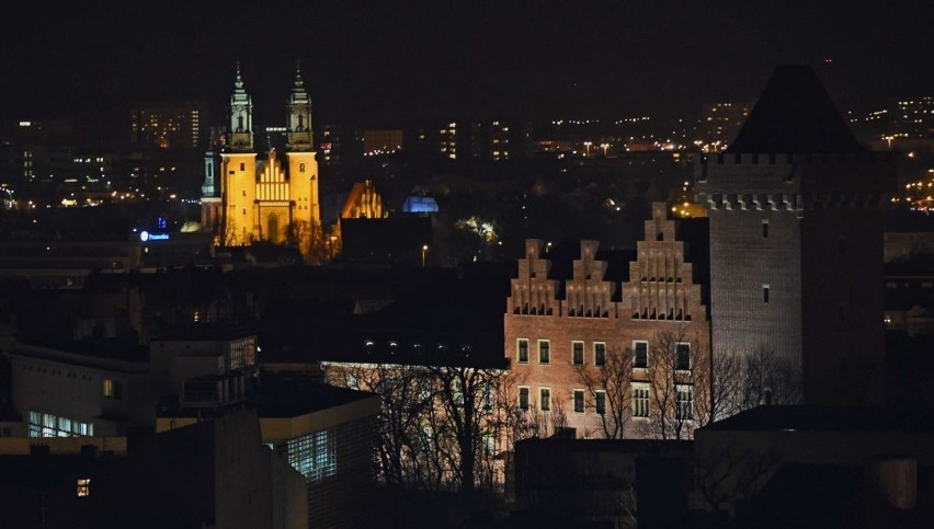 Prace konserwatorskie przy witrażu w kościele katedralnym...