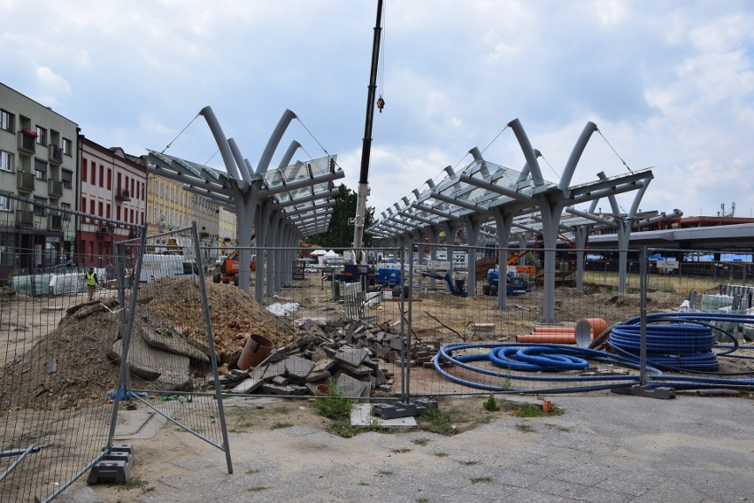 Częstochowa: Budowa centrum przesiadkowego na ulicy Piłsudskiego ZDJĘCIA Co z zabytkowym murem?