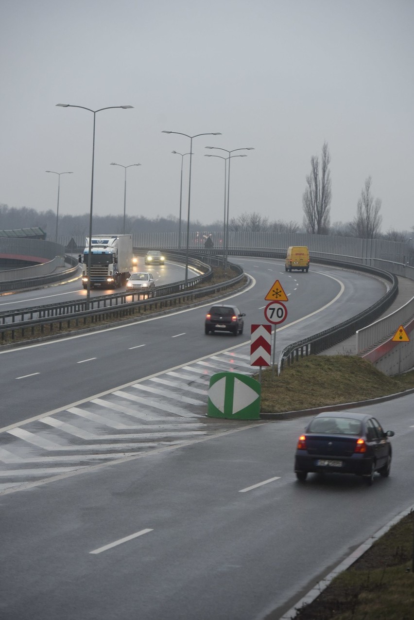 Nowy odcinek DTŚ ciągnie się od ronda Sybiraków do rogatek...