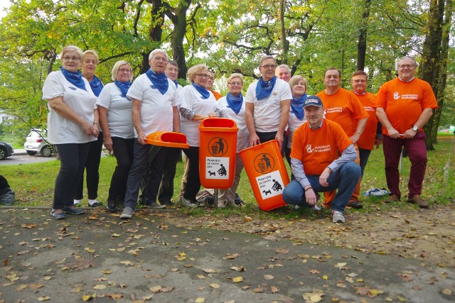 Stawiają kosze na psie odchody