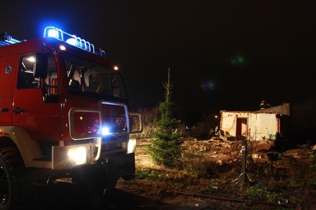 Tragiczny pożar drewnianego baraku. 34-letni mężczyzna nie żyje.