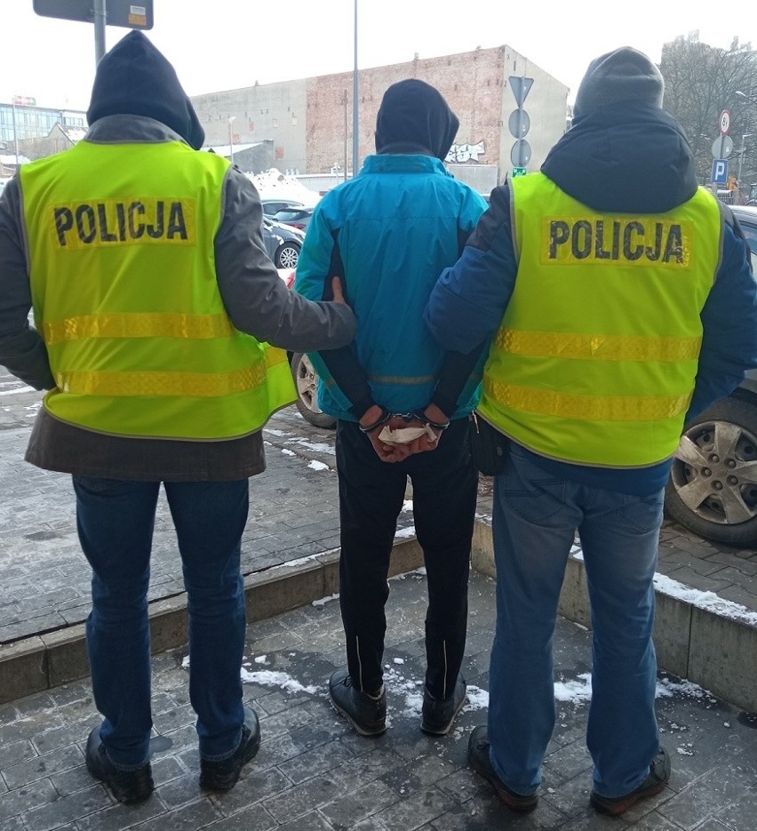 Policjanci zatrzymali złodziei, którzy skradli puszkę WOŚP w sklepie w Łodzi