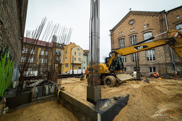 Nie zwalniają tempa prace związane z przebudową budynku przy ulicy Szkolnej w Gorzowie.