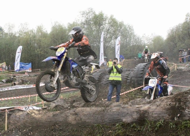 Superenduro to młoda dyscyplina sportu, ale bardzo widowiskowa dla widzów.