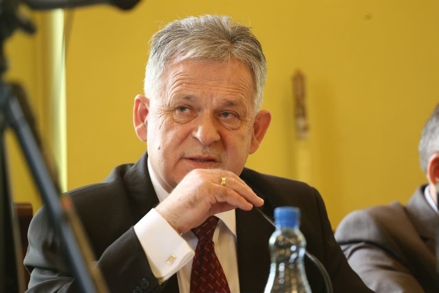 Aleksander Mrówczyński jest teraz radnym powiatowym i przewodniczącym komisji edukacji w Radzie Powiatu