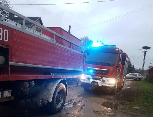 W czwartek po godz. 16. strażacy zostali wezwani do pożaru domu we wsi Soce.Zdjęcia udostępnione dzięki uprzejmości: OSP Narew