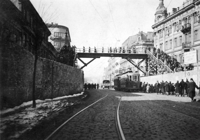 Szmalcownicy byli surowo karani przez Polskie Państwo Podziemne. Na zdjęciu getto w okupowanej przez Niemców Warszawie.