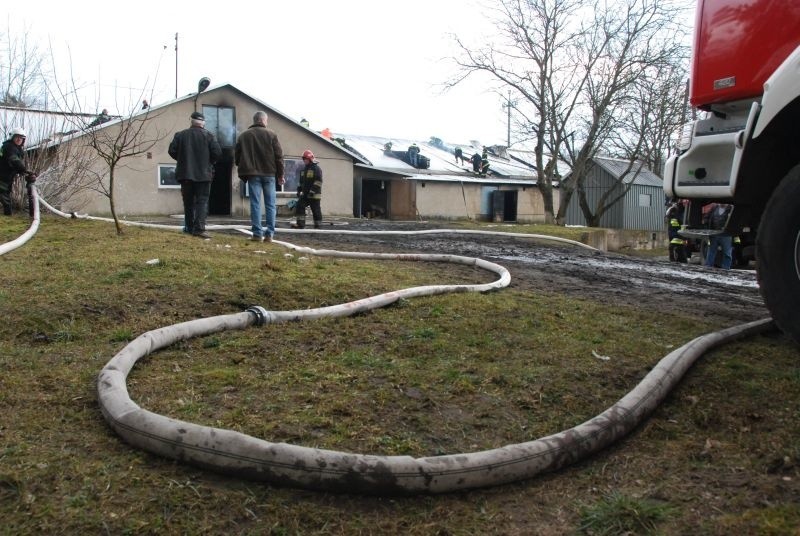Akcja gaszenia pozaru kurzej fermy w Hryniewiczach.