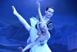 Piękna klasyka na ostrowieckiej scenie. Moscow City Ballet przedstawił "Jezioro Łabędzie" [ZDJĘCIA]