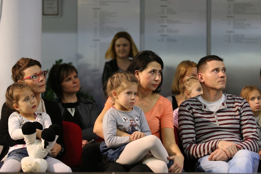 Katowice: Charytatywny pokaz mody. Studenci WST pomogą rodzinie w potrzebie [ZDJĘCIA]