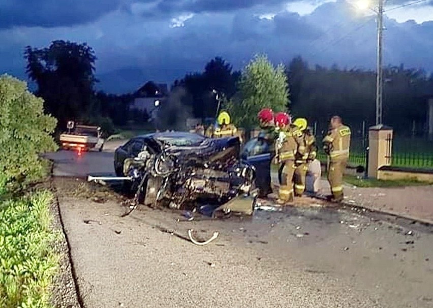 Wypadek w Łodygowicach. Kierowca opla zjechał z drogi i...