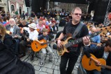 Happening gitarowy w Poznaniu: Zagrali przebój "The Passenger" Iggy’ego Popa [ZDJĘCIA]