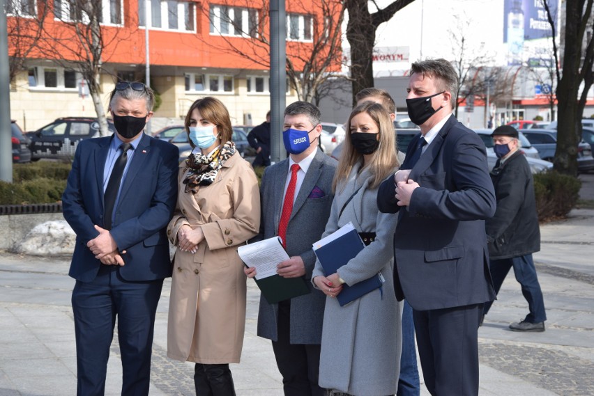 Konferencja radnych PiS w sprawie kradzieży danych w...