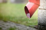 Nowe prawo wodne - nowe opłaty za wodę i deszczówkę mogą objąć spółdzielnie mieszkaniowe i supermarkety 