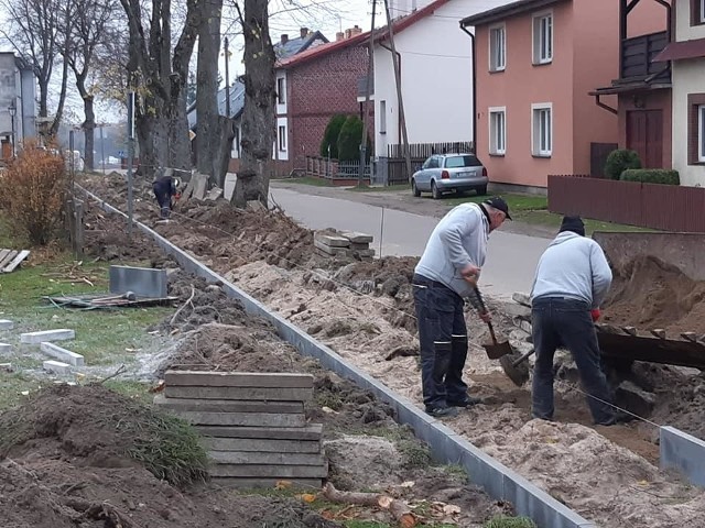 Budowa chodników w Brzeźnie Szlacheckim