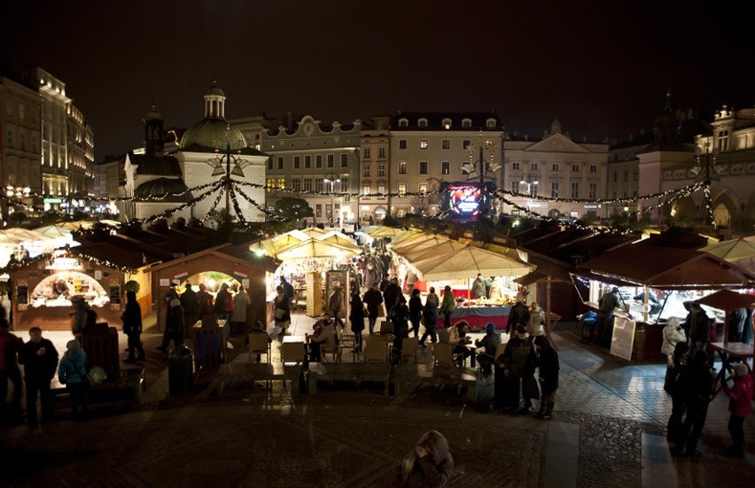 Kraków: na Rynku rozpoczęły się Targi Bożonarodzeniowe [ZDJĘCIA]
