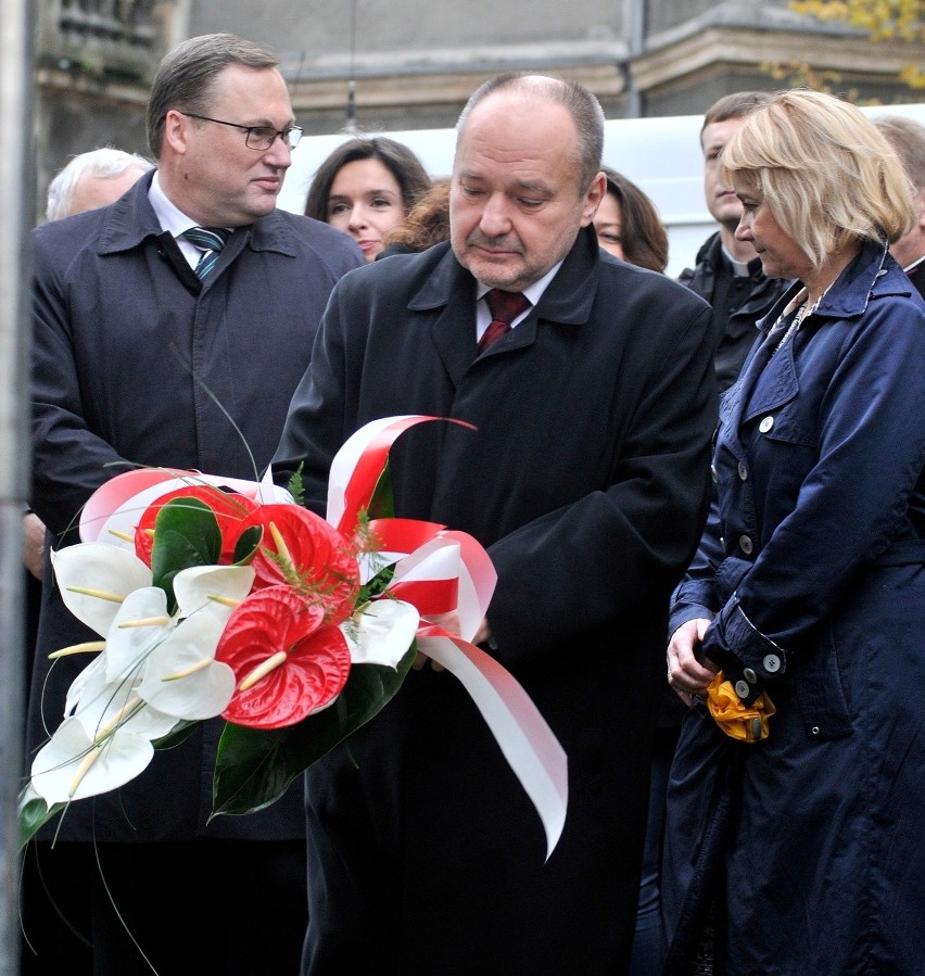 Tablica ku czci Lecha i Marii Kaczyńskich oraz ofiar...