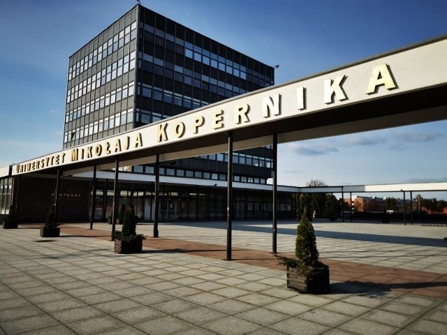 Uniwersytet Mikołaja Kopernika w Toruniu czeka kontrola w sprawie zapisów na szczepienia przeciwko koronawirusowi dla pracowników niemedycznych