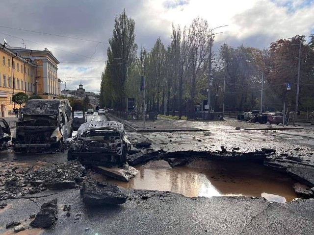 Rosjanie zaatakowali Kijów oraz wiele innych miast i obwodów Ukrainy. W Kijowie zginęło co najmniej 8 osób a 24 zostały ranne