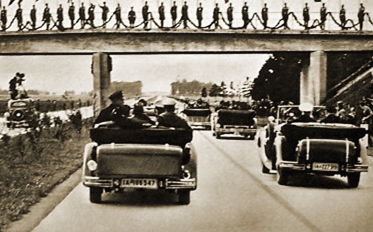 Tak wyglądał uroczysty przejazd Hitlera autostradą pod...