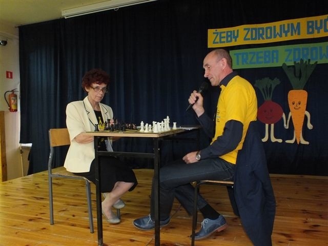 Żywe szachy w Starachowicach