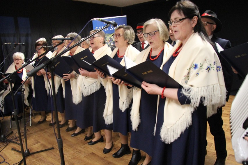 W Gminnym Ośrodku Kultury w Tuchomiu odbył się VIII Konkurs...