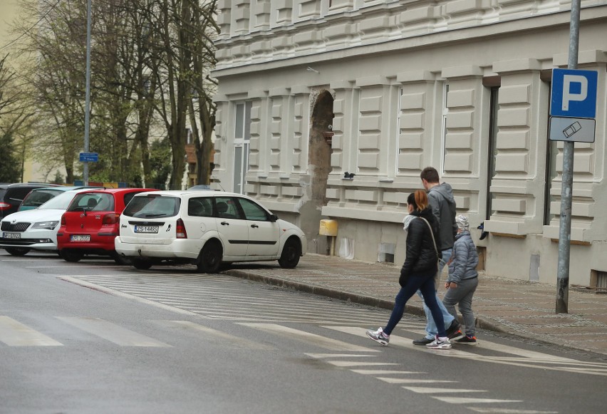 Za parkowanie trzeba płacić wówczas, gdy na ulicy jest znak...