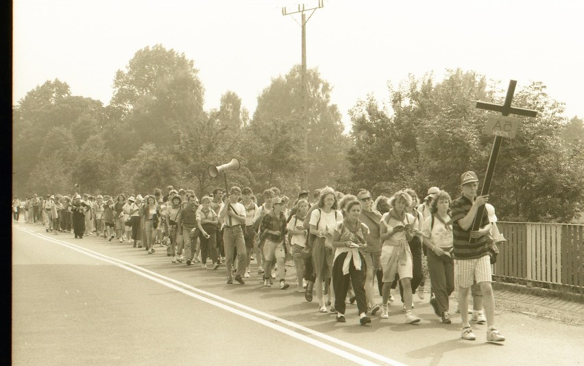 Rybnicka Pielgrzymka na początku lat 90. [ZDJĘCIA ARCHIWALNE]