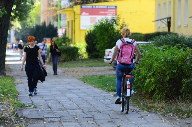 Coraz więcej poznańskich rowerzystów musi zapłacić mandaty za jazdę po chodniku.