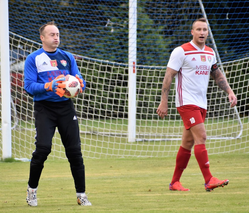 V liga Wadowice: Niwa Nowa Wieś - LKS Gorzów 0:0.