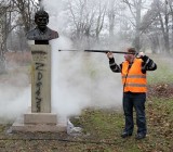 W Krakowie zniszczono pomnik Kuklińskiego 