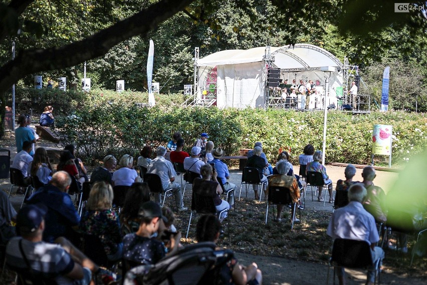 Orkiestra Wojskowa zagrała na Różance. ZDJĘCIA                       