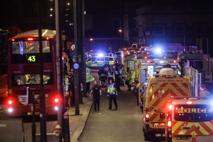 Wielka Brytania: Zamach w Londynie, ataki na London Bridge i Borough Market. Są ofiary [ZDJĘCIA]