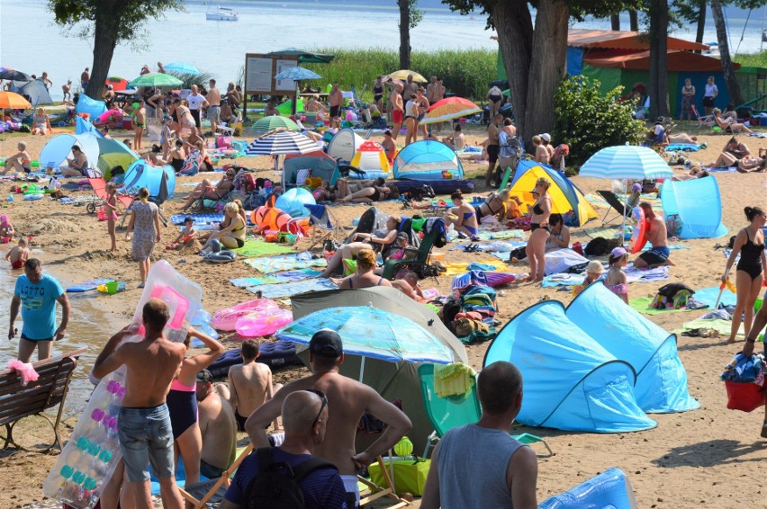 Niedziela (9.08.2020) - plaża w Niesulicach, jezioro...