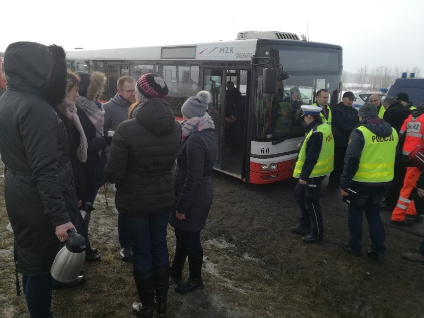 Wypadek na A1 koło Piotrkowa Trybunalskiego. Zderzenie kilkudziesięciu samochodów [ZDJĘCIA,FILM]