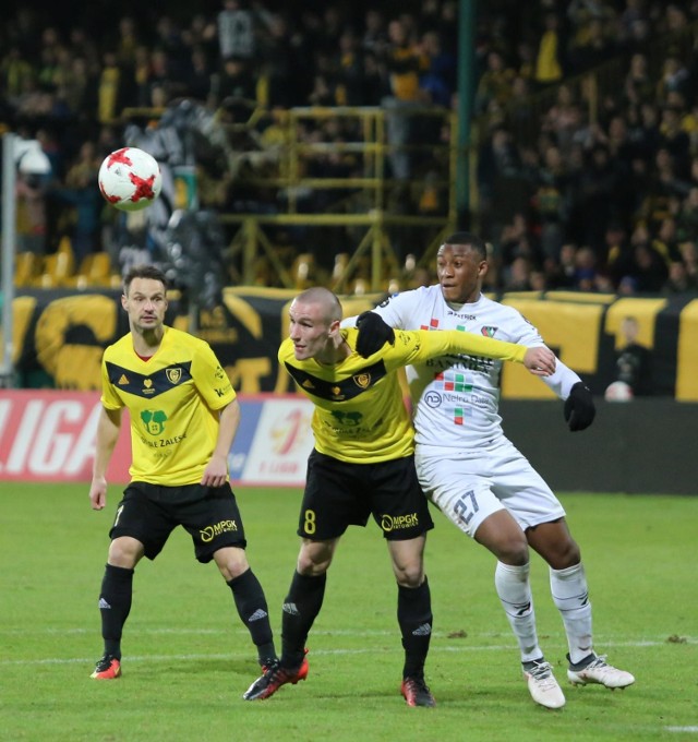 GKS Katowice przedłużył serię zwycięstw w wyjazdowym meczu z Wigrami Suwałki