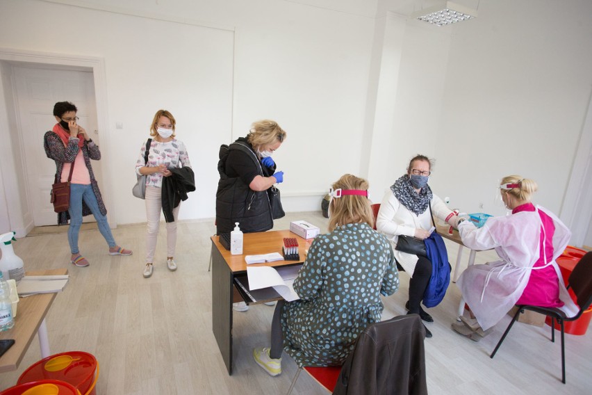 Testy na koronawirusa wśród pracowników miejskich żłobków, przedszkoli i szkół podstawowych w Słupsku
