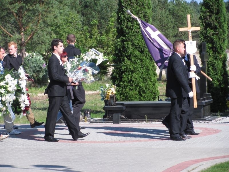 Uroczystości pogrzebowe odbyły się w kaplicy cmentarnej przy...
