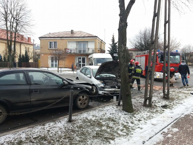 Wypadek na skrzyżowaniu Głowaczowskiej i Kochanowskiego w Kozienicach.