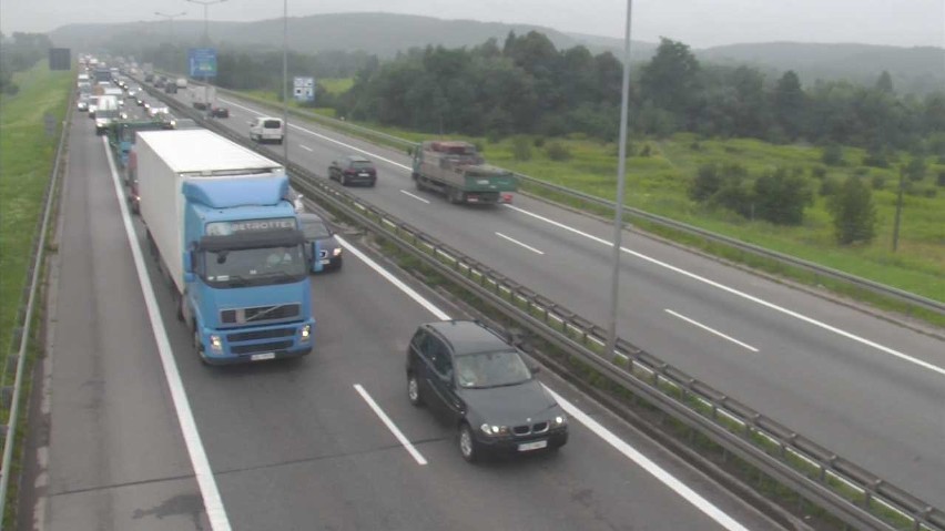 Tragiczny wypadek na autostradowej obwodnicy Krakowa. Nie żyje jedna osoba