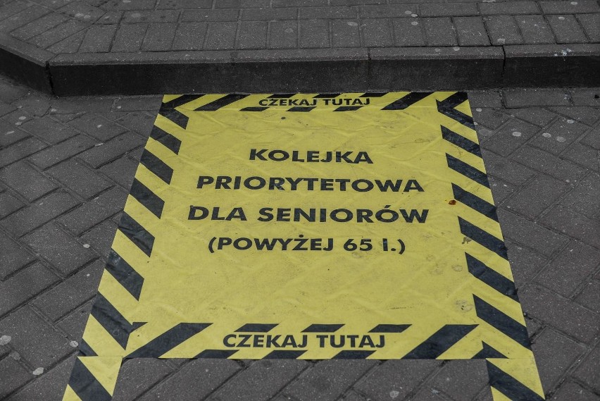 Zaostrzenie ograniczeń w przemieszczaniu się i robieniu...